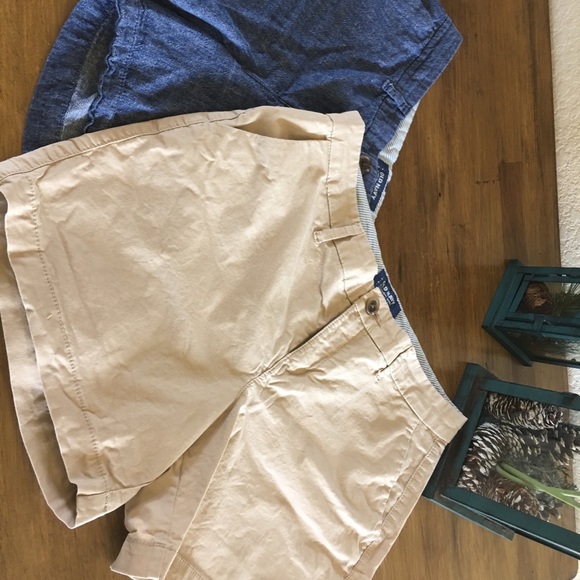 Set of 2 Old Navy Shorts for one price - Picture 2 of 5